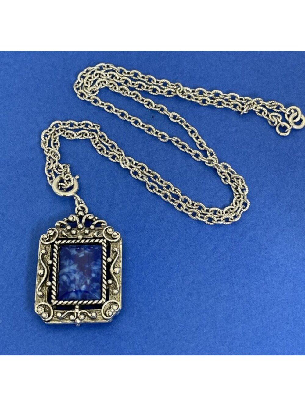 VTG Sarah Coventry Blue Roman Holiday Silver-Tone Chain Reversible Pendant 22”